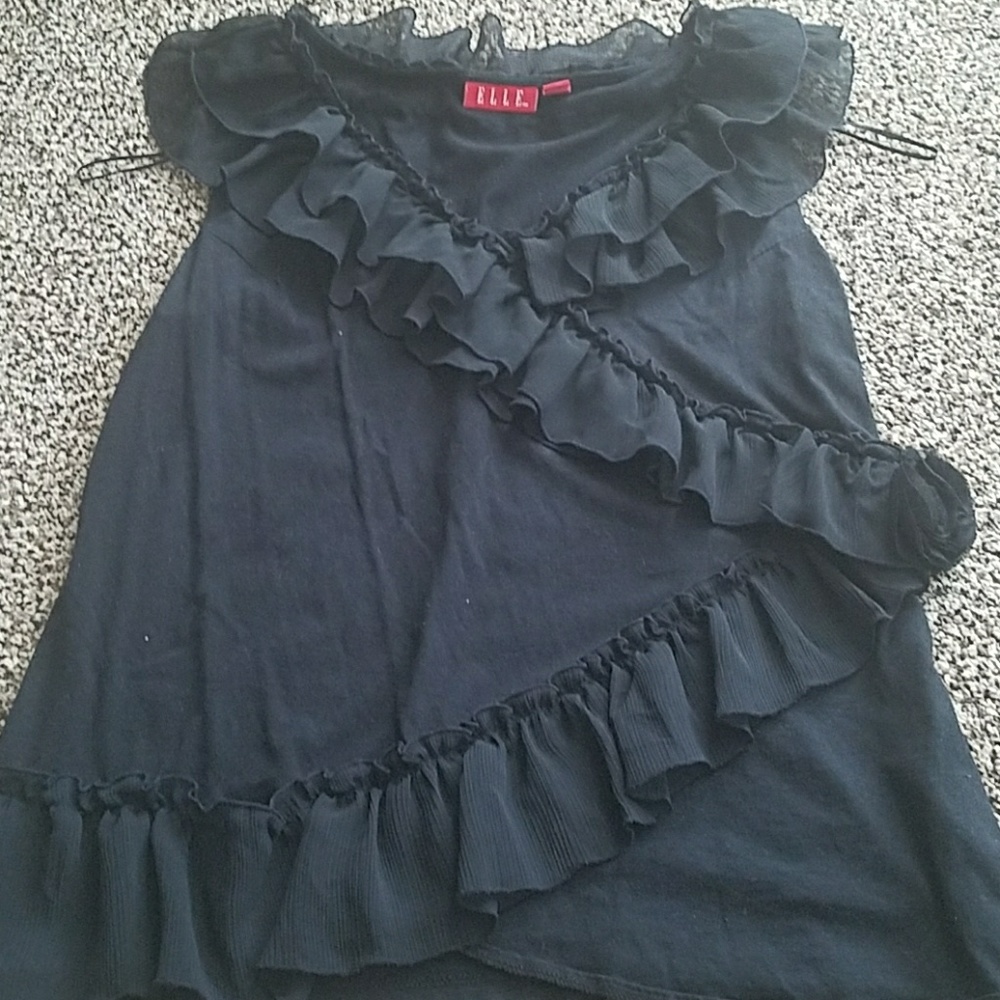 Elle black sleeveless blouse